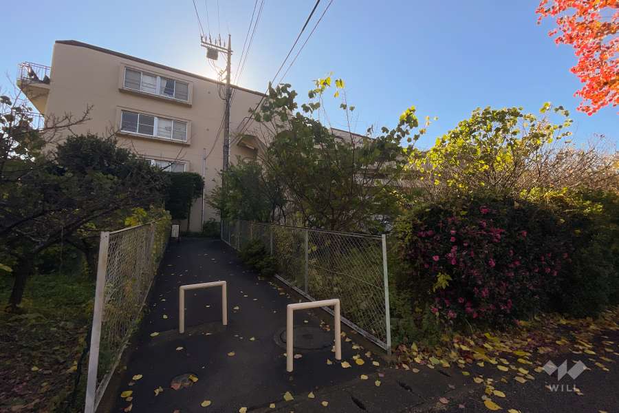 ウインザーハイム宮前平アーベインの外観（北側から）