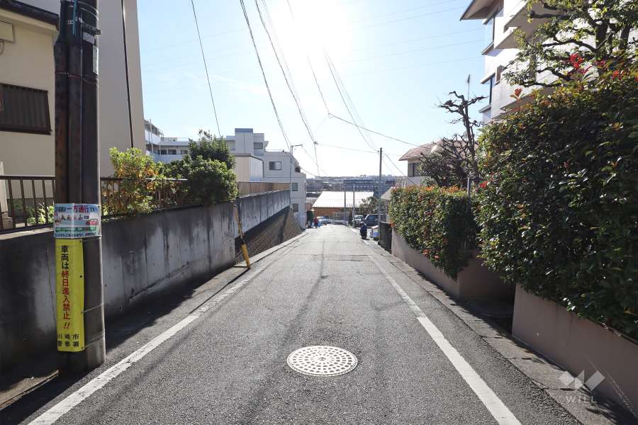 敷地南東側の前面道路