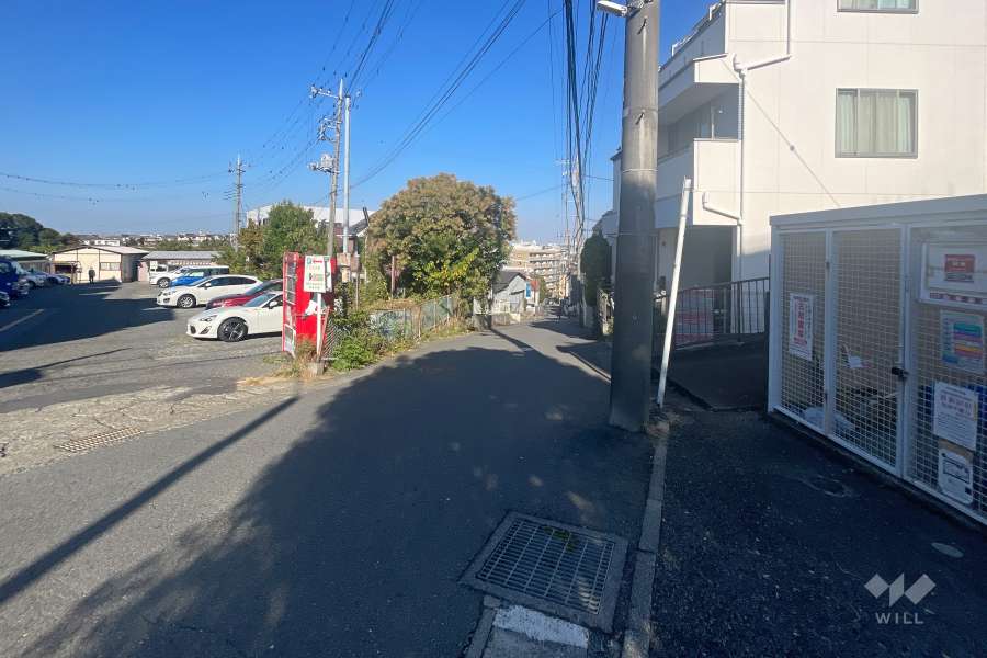 敷地北側の前面道路