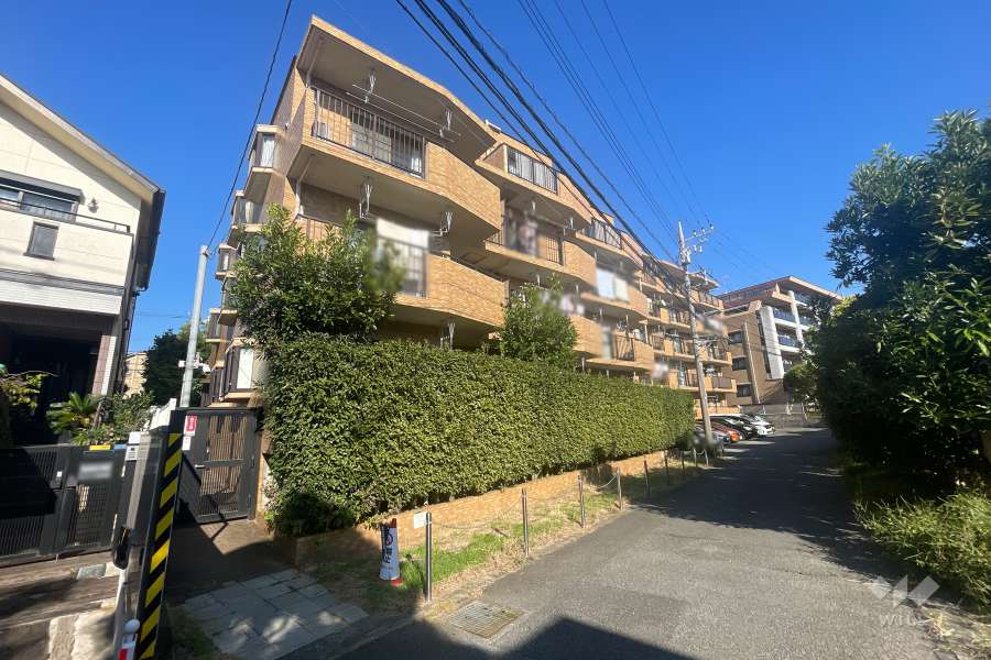 ライオンズマンションたまプラーザ第6の外観（南西側から）