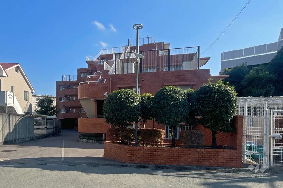 ニューファミール宮前平の外観（北西側から）