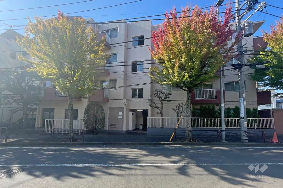 ユニライフ鷺沼の外観（北東側から）