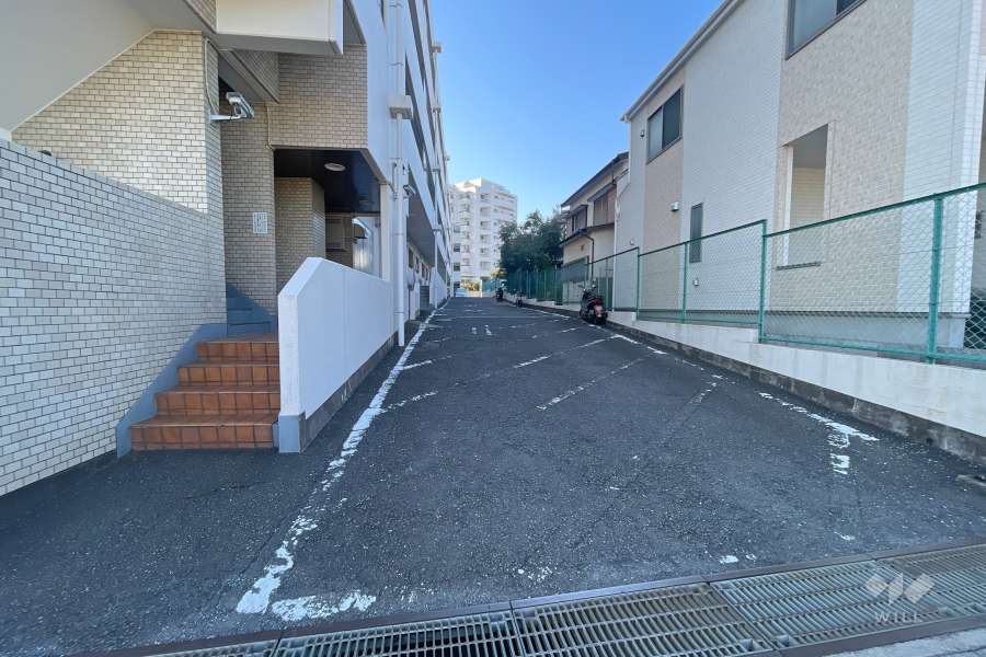 駐車場の出入り口