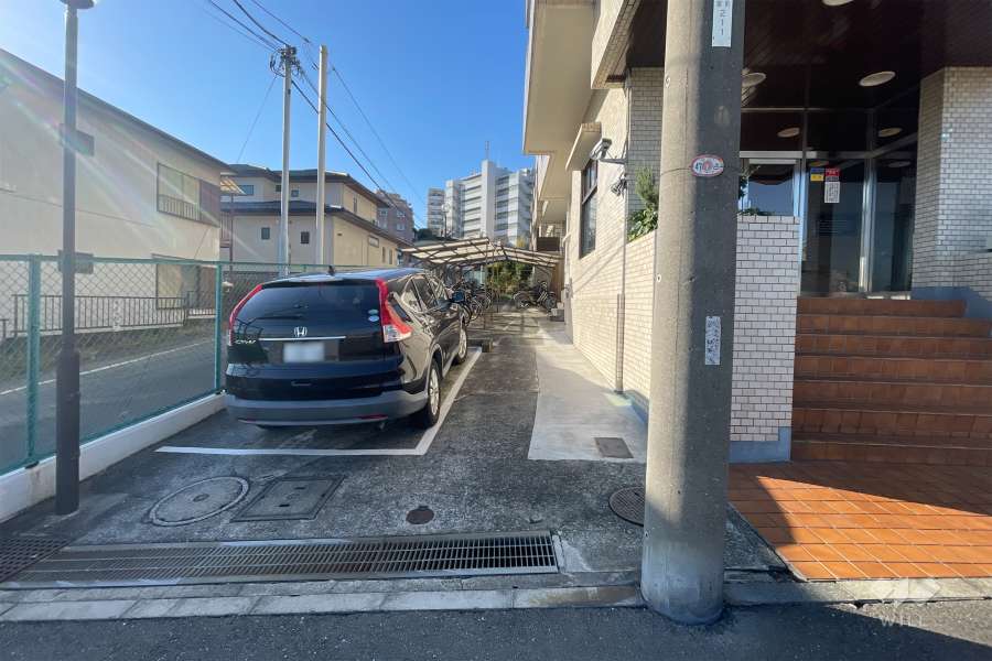 敷地内駐車場（屋外平面式）