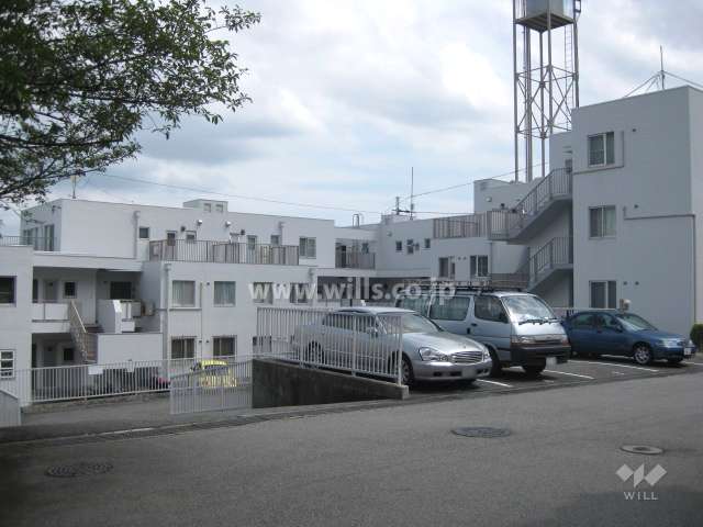 夙川台サンハイツＣ棟の外観（北側から）