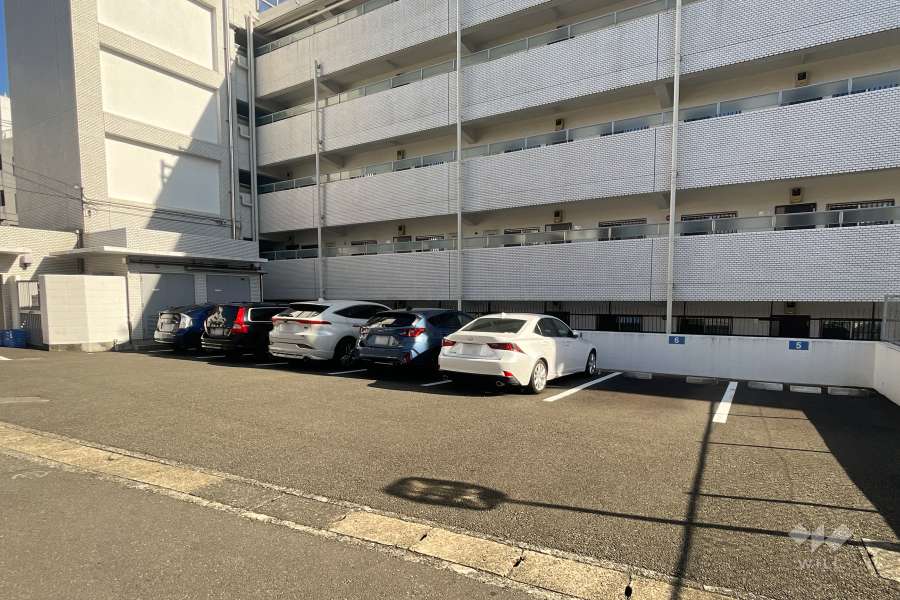 敷地内駐車場（屋外平面式）