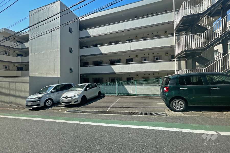 敷地内駐車場（屋外平面式）