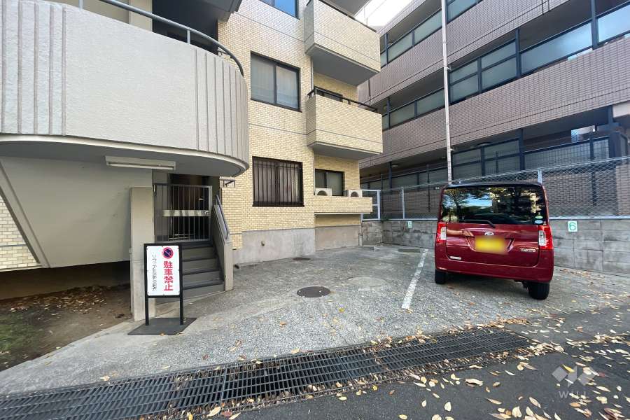 敷地内駐車場（屋外平面式）