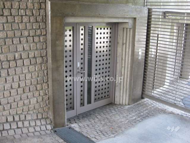 駐輪場入り口