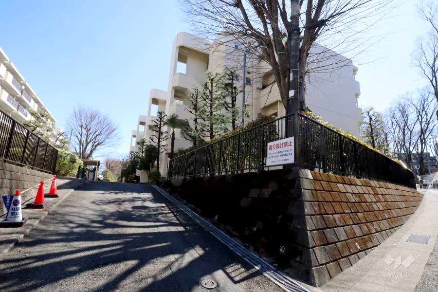 東急ドエル宮崎台バーズビレジＣ棟の外観(北西側から)