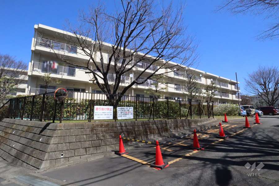 東急ドエル宮崎台バーズビレジＣ棟の外観(南西側から)