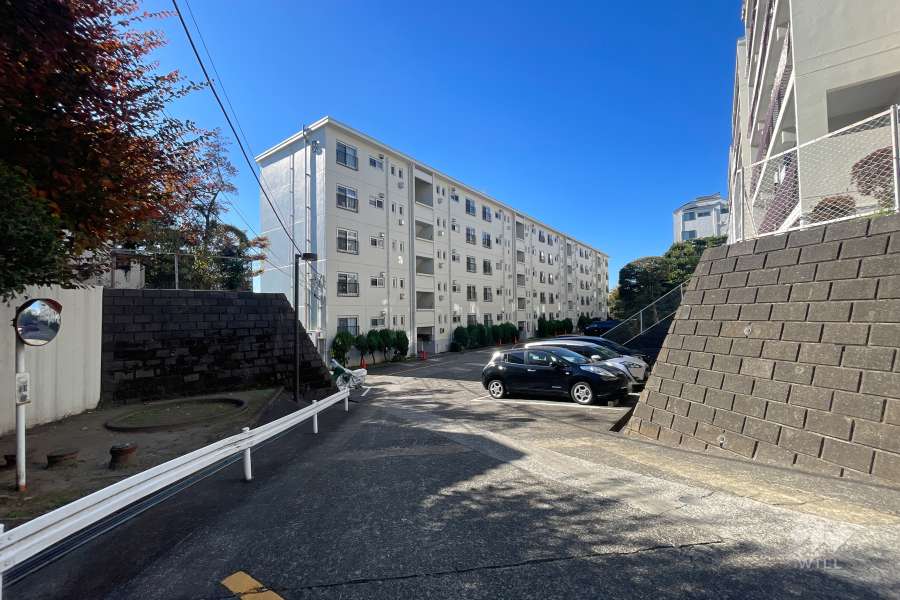 東急ドエル宮前平サニーヒルＢ棟の外観（北東側から）