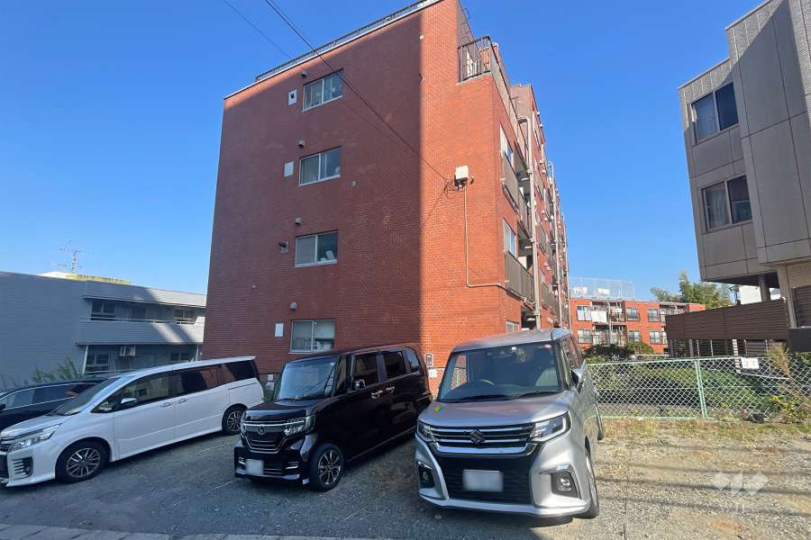 シャンボール鷺沼の外観（南西側から）