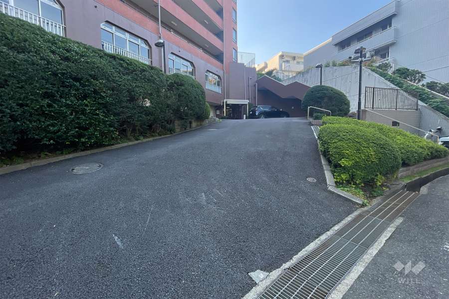 駐車場の出入り口