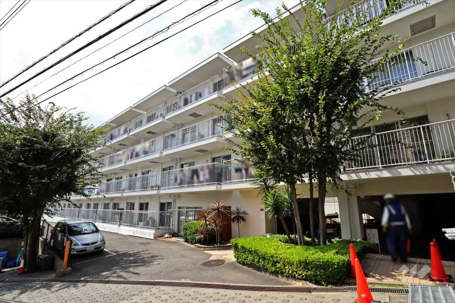 宮前平ハイデンスの外観(北東側から)