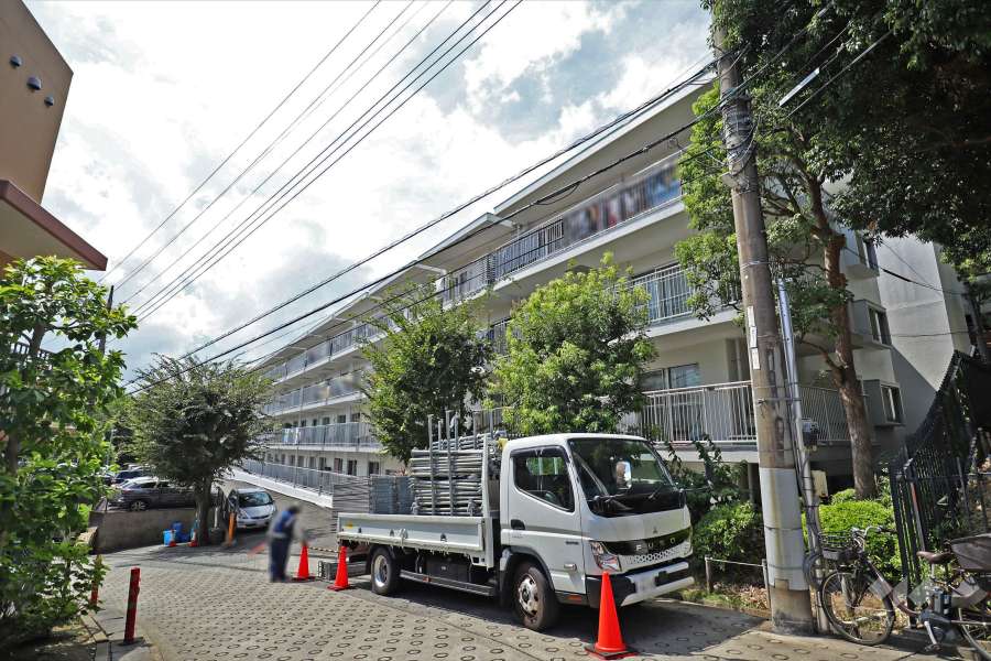 宮前平ハイデンスの外観(北東側から)