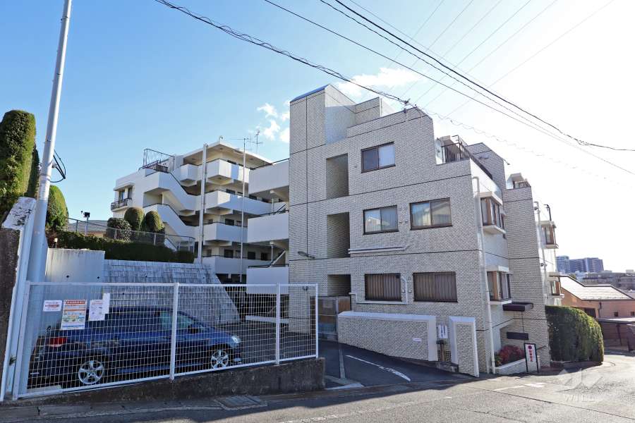 宮崎台ヒルズスカイマンションの外観（北側から）