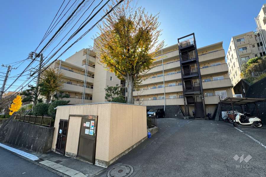 ウィンザーハイム鷺沼アーベインの外観（北西側から）