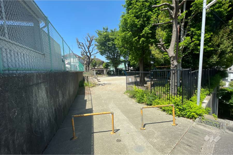 敷地に隣接する『馬絹寺台公園』