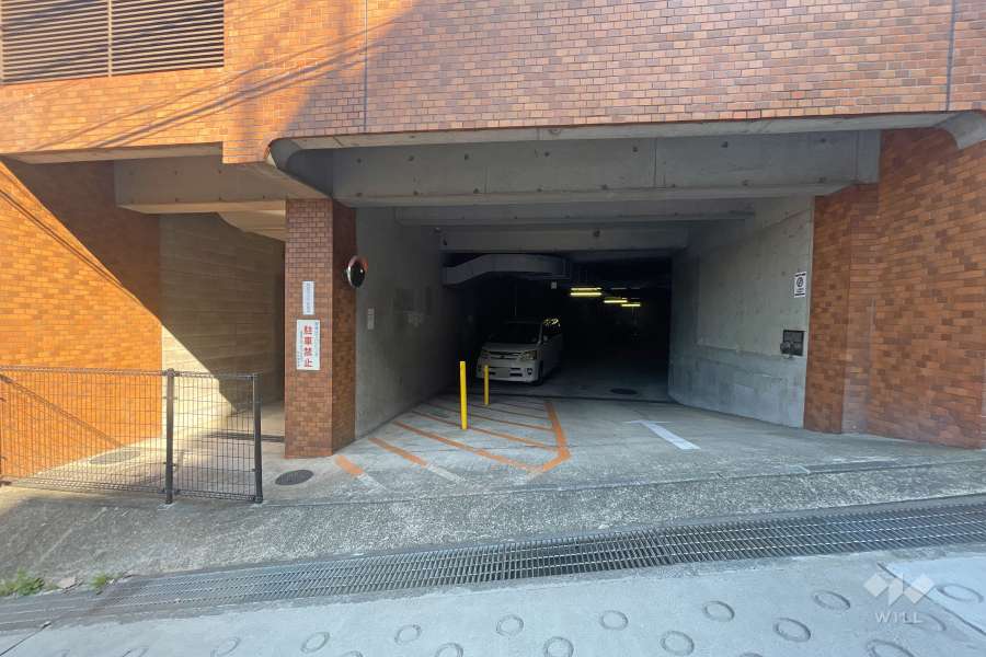 駐車場の出入り口