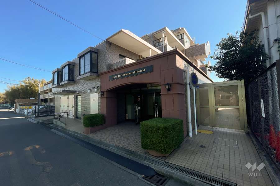 ライオンズヒルズ宮前潮見台の外観（北西側から）