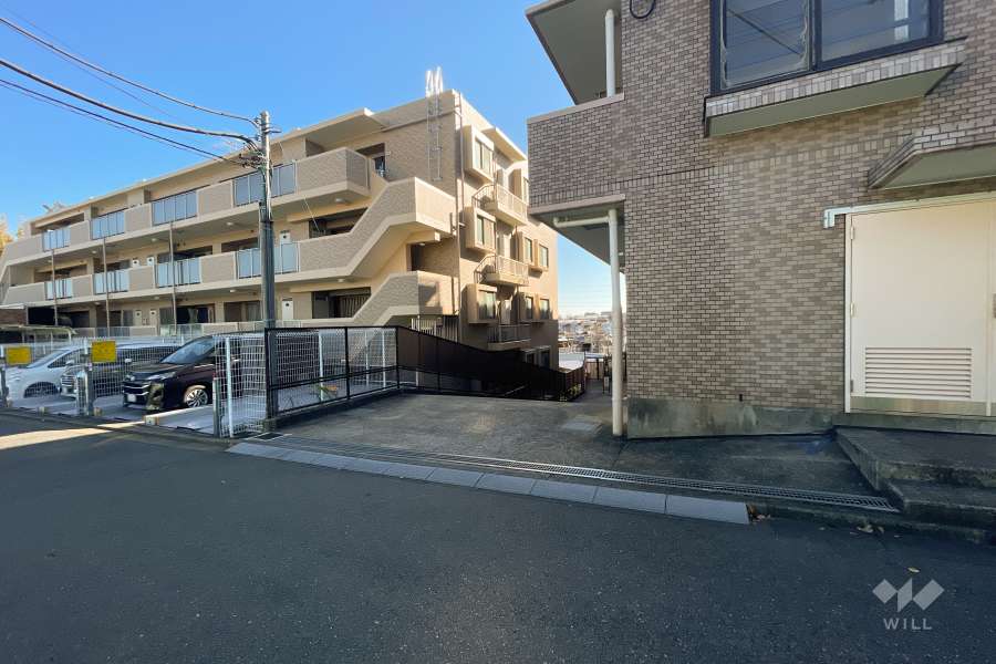 駐車場の出入り口