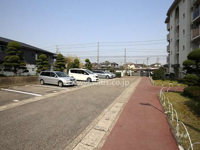 敷地内駐車場（屋外平面式）