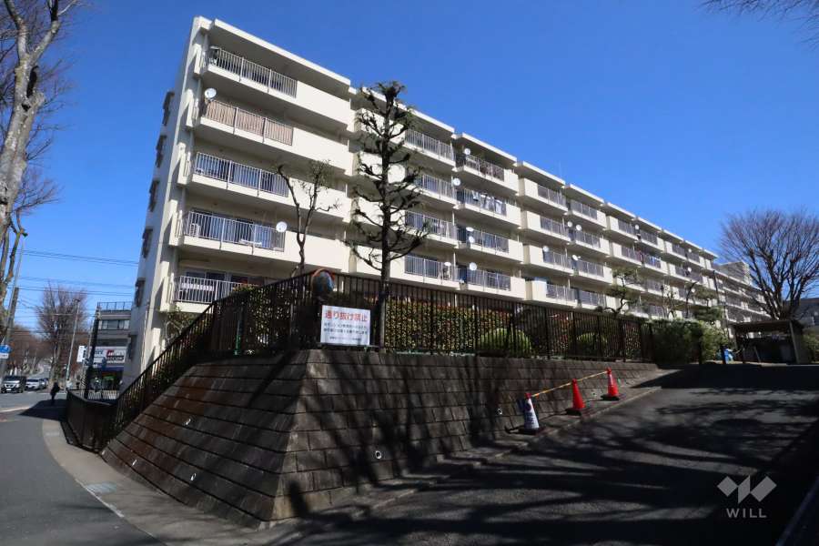 東急ドエル宮崎台バーズビレジＡ棟の外観(南西側から)