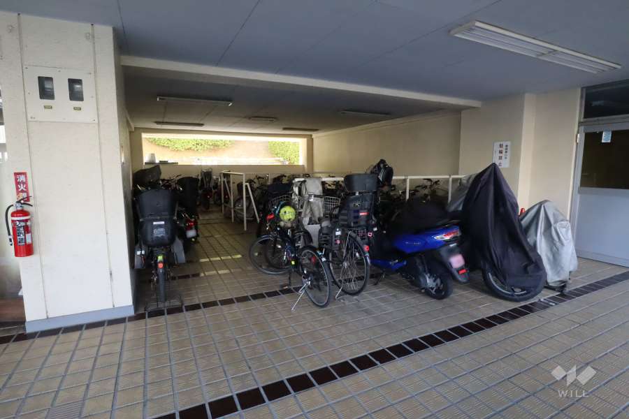 屋内に設けられた駐輪場