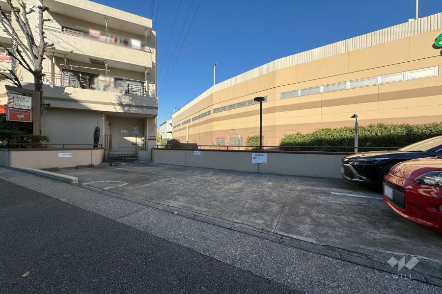 敷地内駐車場（屋外平面式）