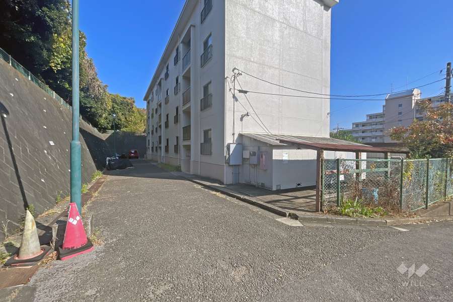 敷地の入り口