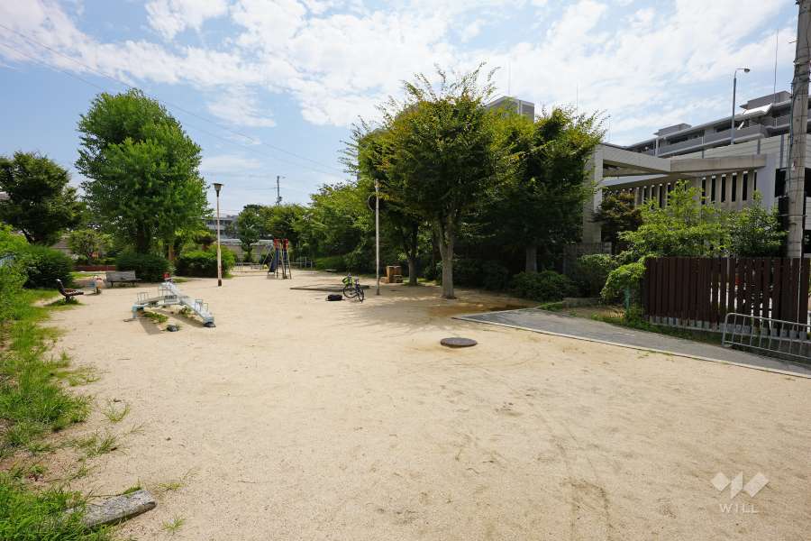 敷地に隣接する『大浜公園』