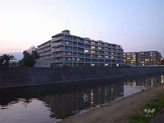 グランオアシス夙川香櫨園の夕景