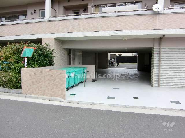 駐車場入り口
