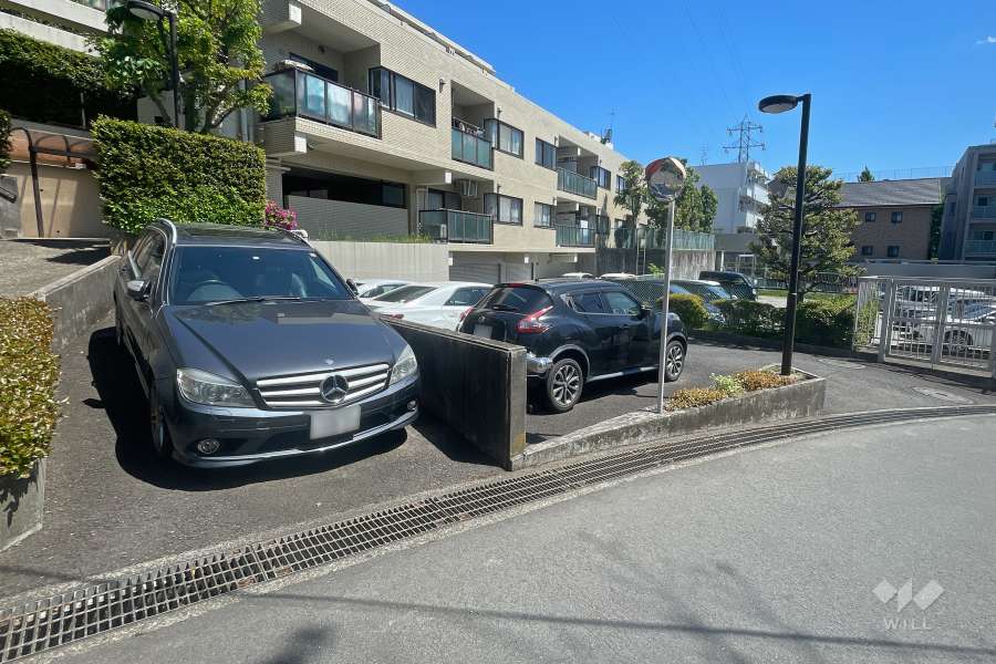 敷地内駐車場（屋外平面式）