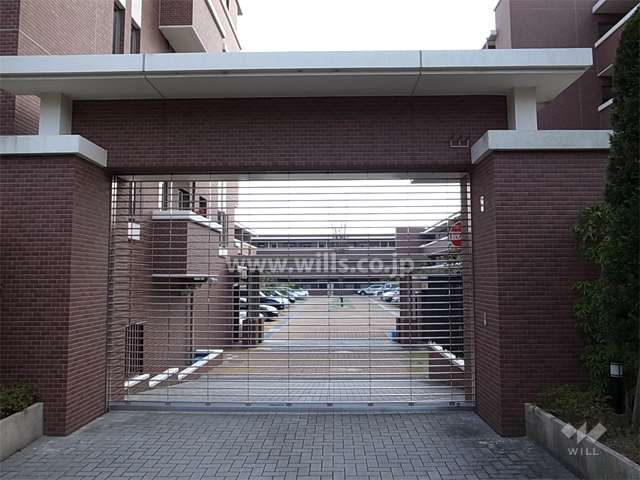 敷地中央にある敷地内駐車場