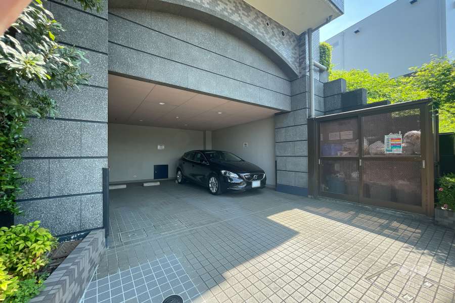 敷地内駐車場（屋内平面式）