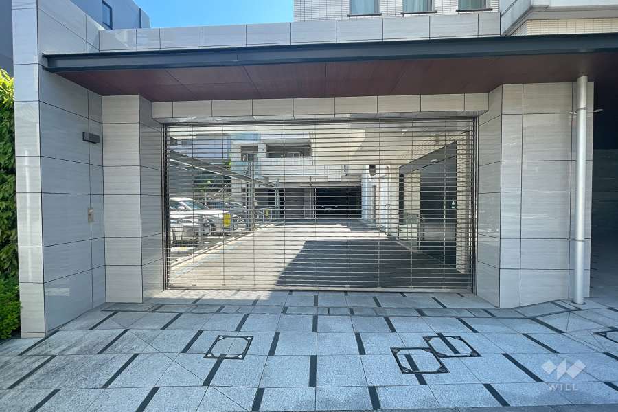 駐車場の出入り口（リングシャッター付き）