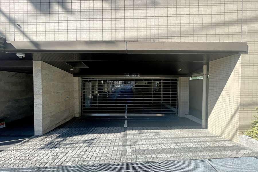 駐車場の出入り口（リングシャッター付き）　