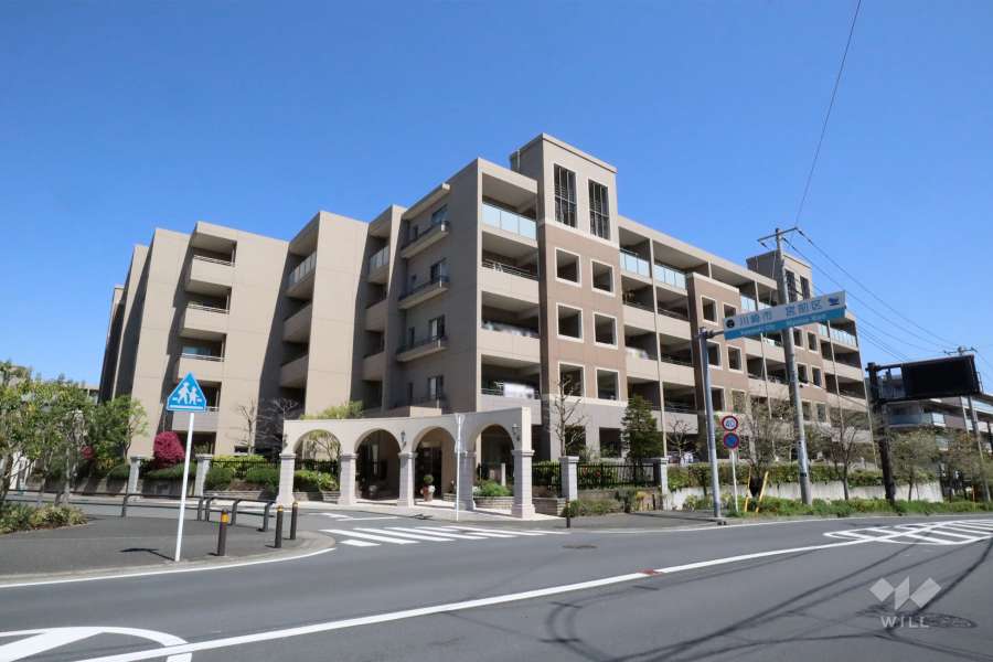 ドレッセ美しの森セントヴェールイーストヒルの外観(南側から)