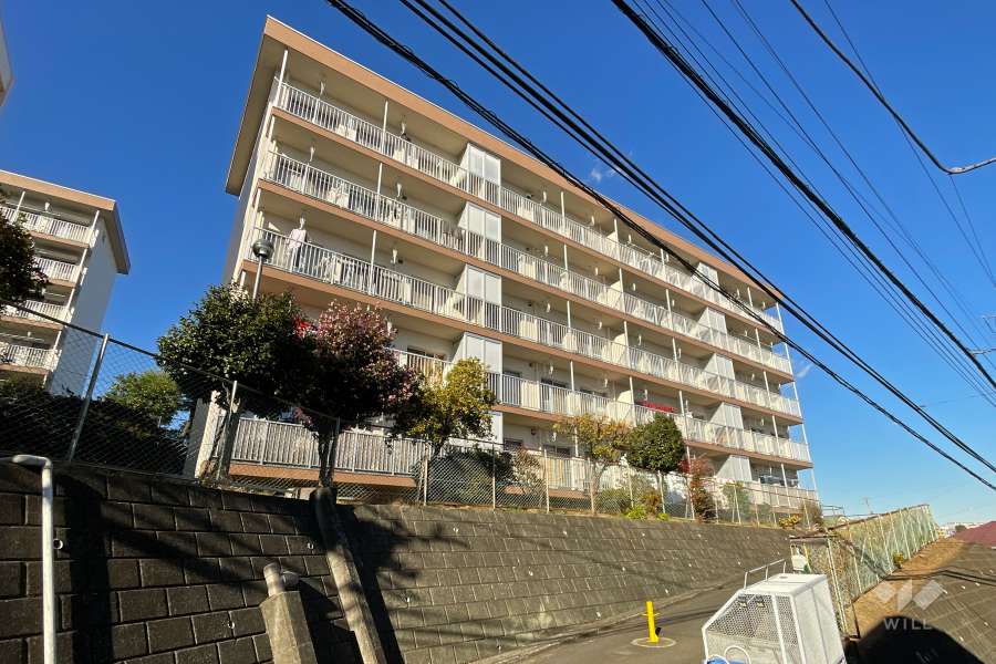 白幡台住宅１６号棟の外観（南西側から）