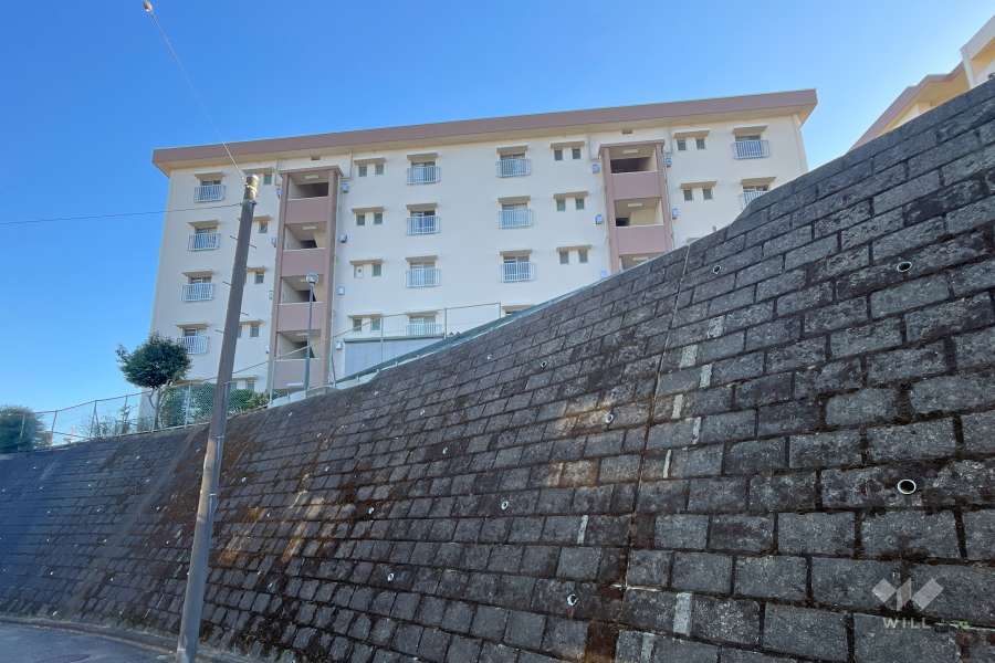 白幡台住宅１６号棟の外観（北西側から）