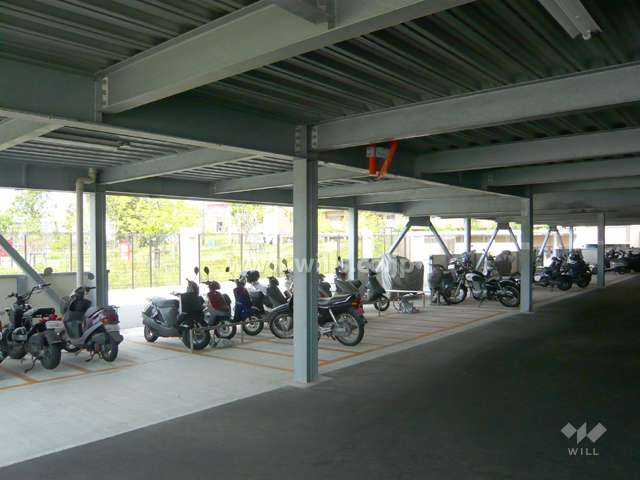 駐車場棟にあるバイク置場。