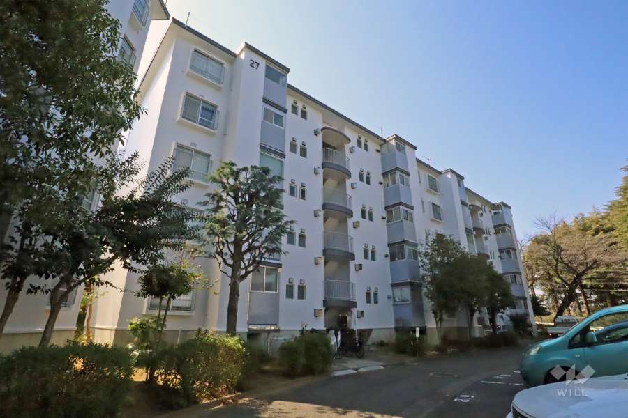 宮前平グリーンハイツ２７号棟の外観(北東側から)