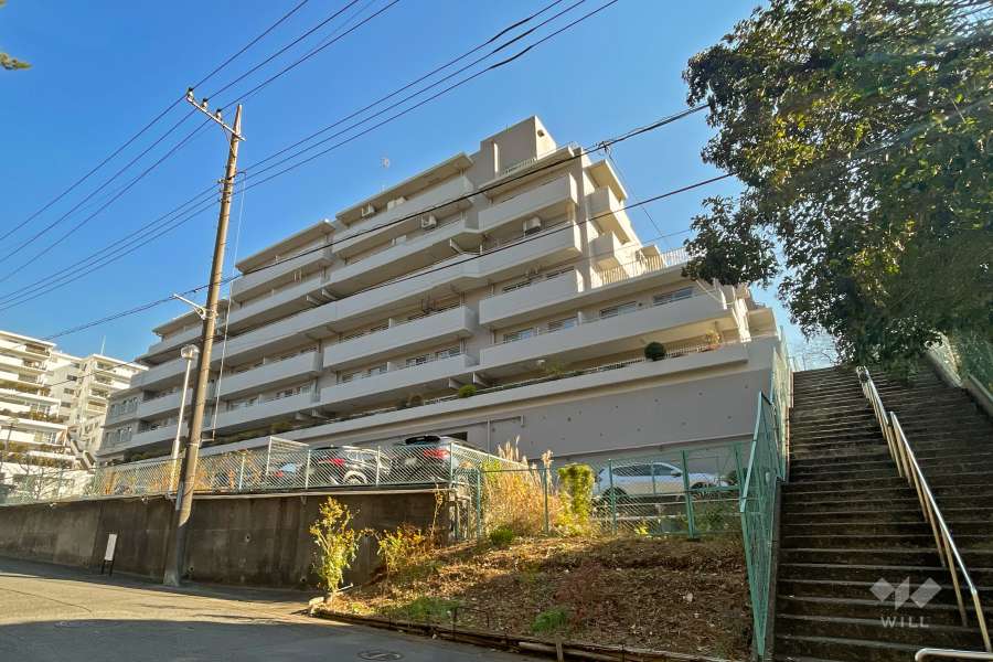 ライオンズマンション宮前平第2の外観（北西側から）