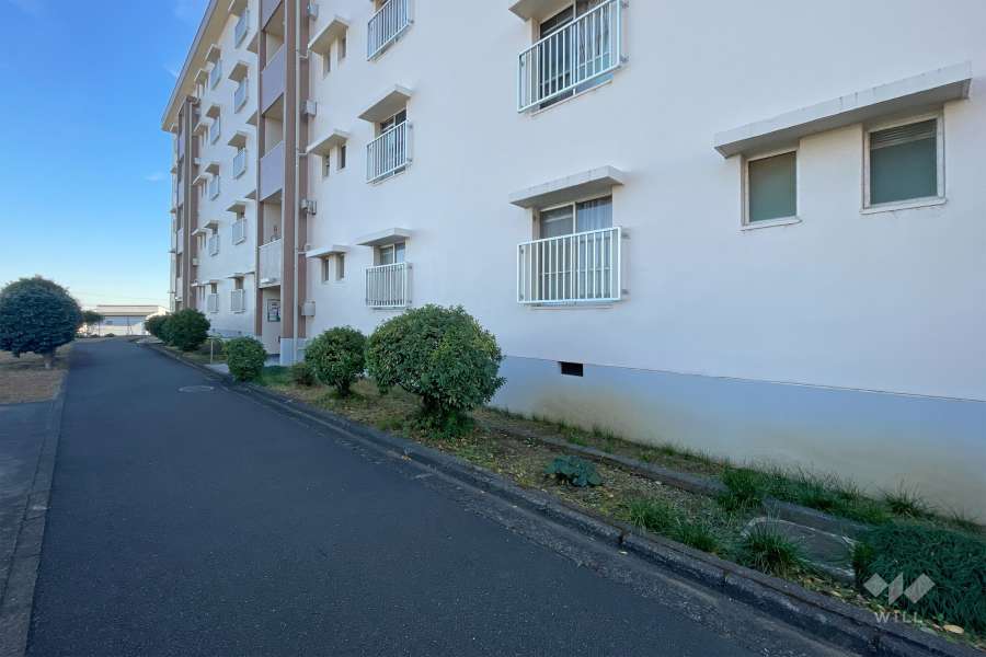 敷地北西側の前面道路