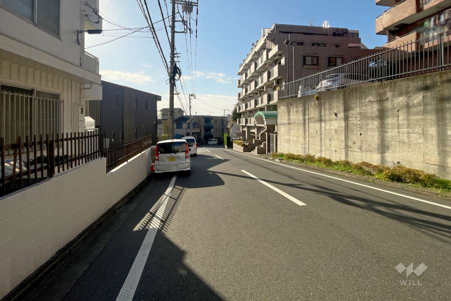 敷地東側の前面道路　