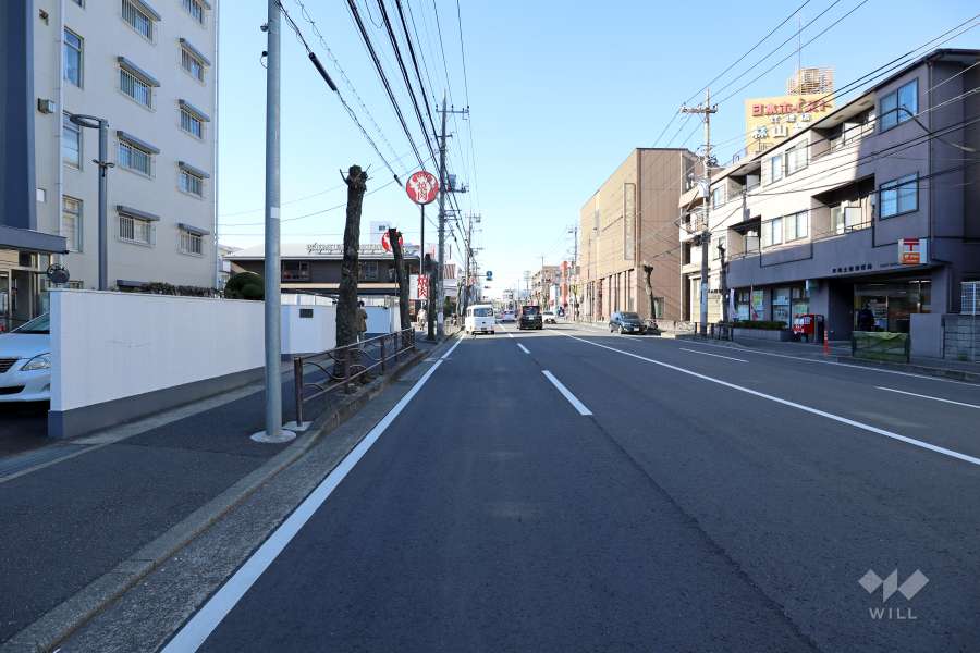 敷地北側の前面道路