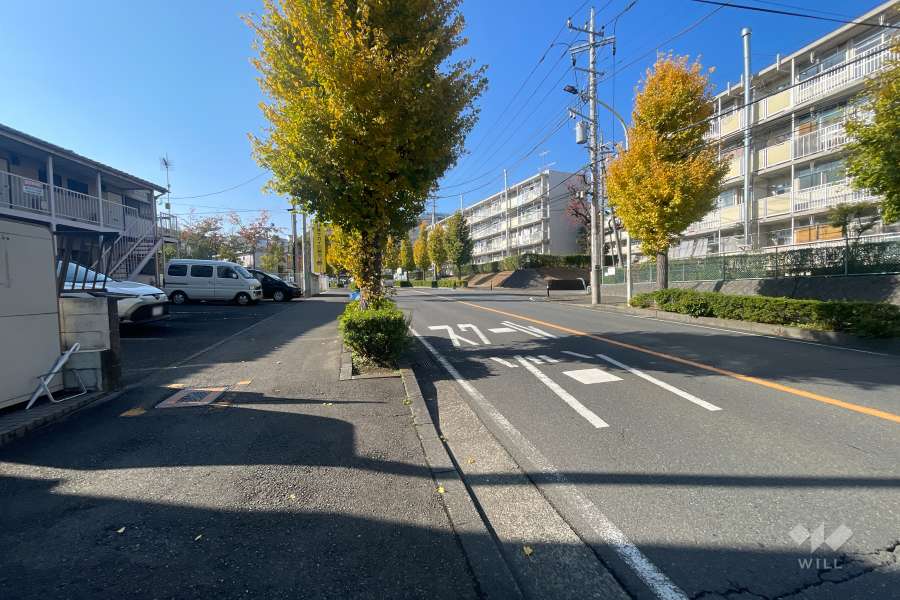 敷地北側の前面道路