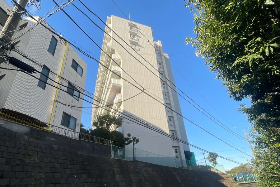 東急鷺沼スカイドエリングＡ号棟の外観（西北側から）